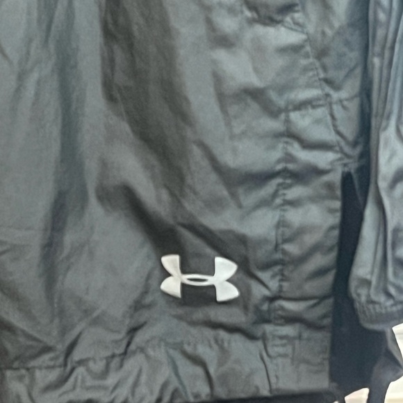 UNDER ARMOUR Storm x essential Black Hooded Rain Jacket new without tag - Picture 6 of 16